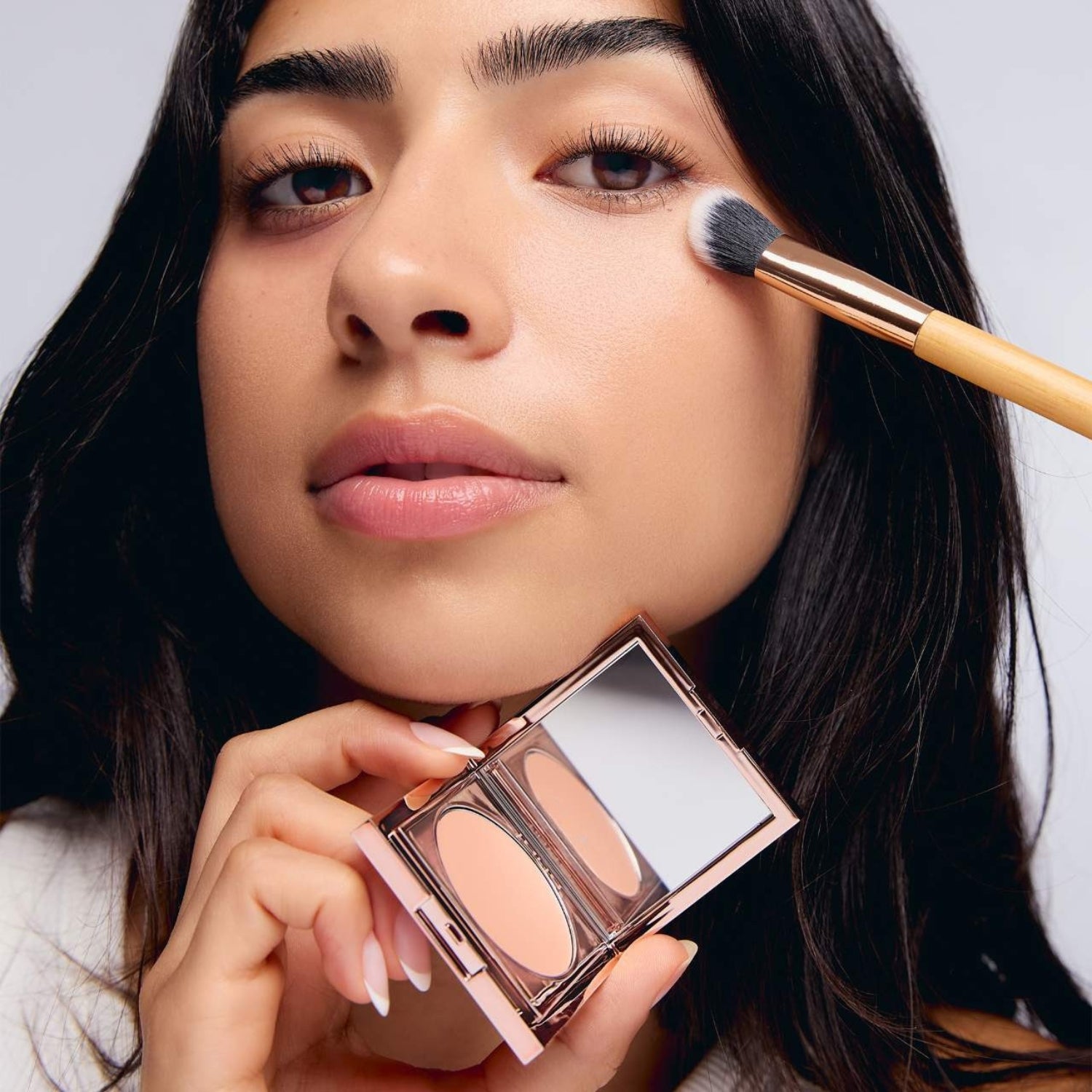 Correcteur anti-cernes coloré intense