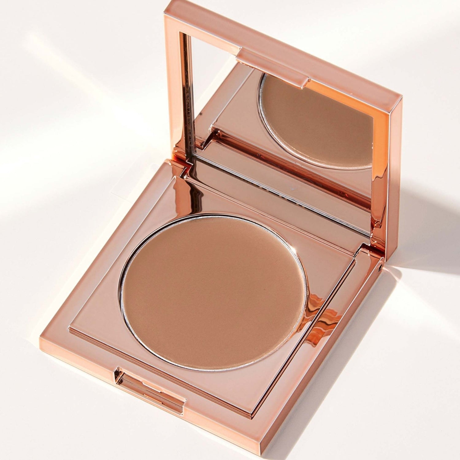 Correcteur anti-cernes coloré intense