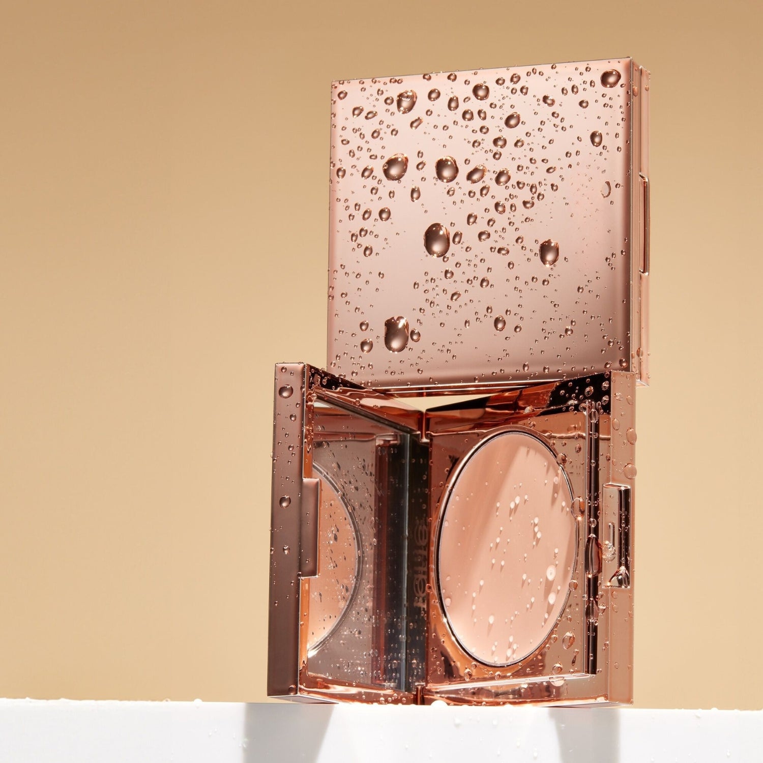 Correcteur anti-cernes coloré intense