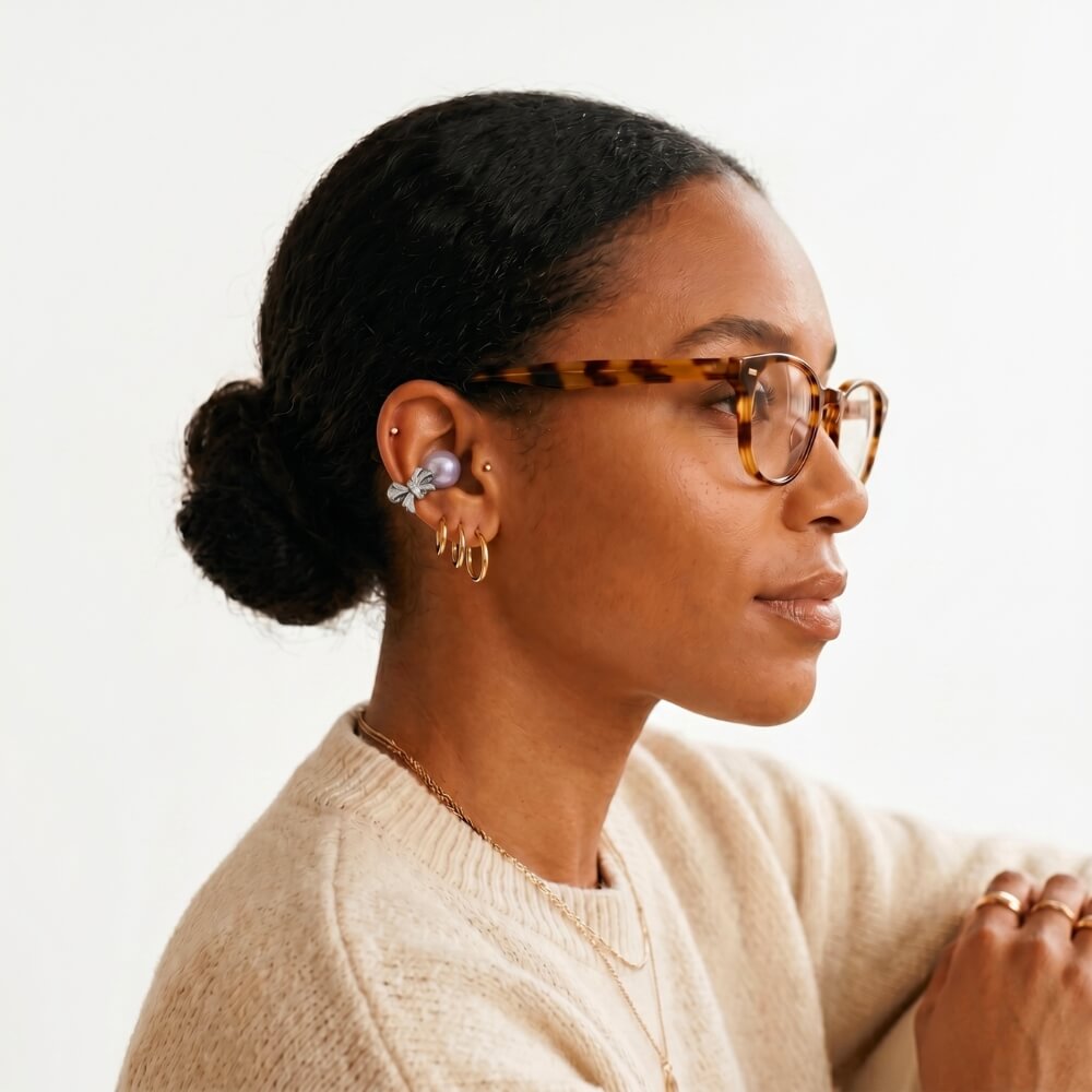 Lindalia Adorn earbuds lifestyle